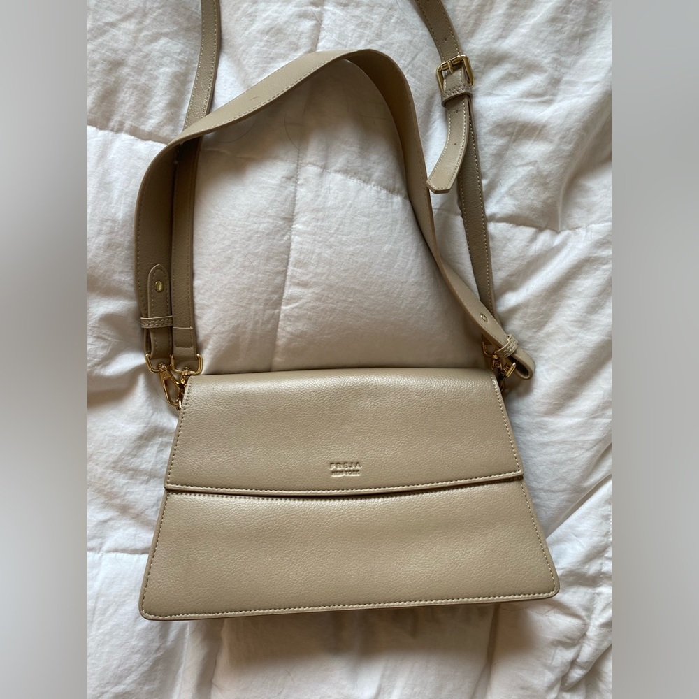 FREJA NEW YORK Mini Shoulder Bag Latte